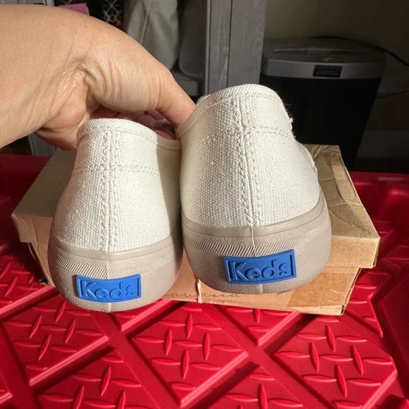 Keds Cream Canvas Lace-Up Sneakers, Size 6.5 - Picture 3 of 8